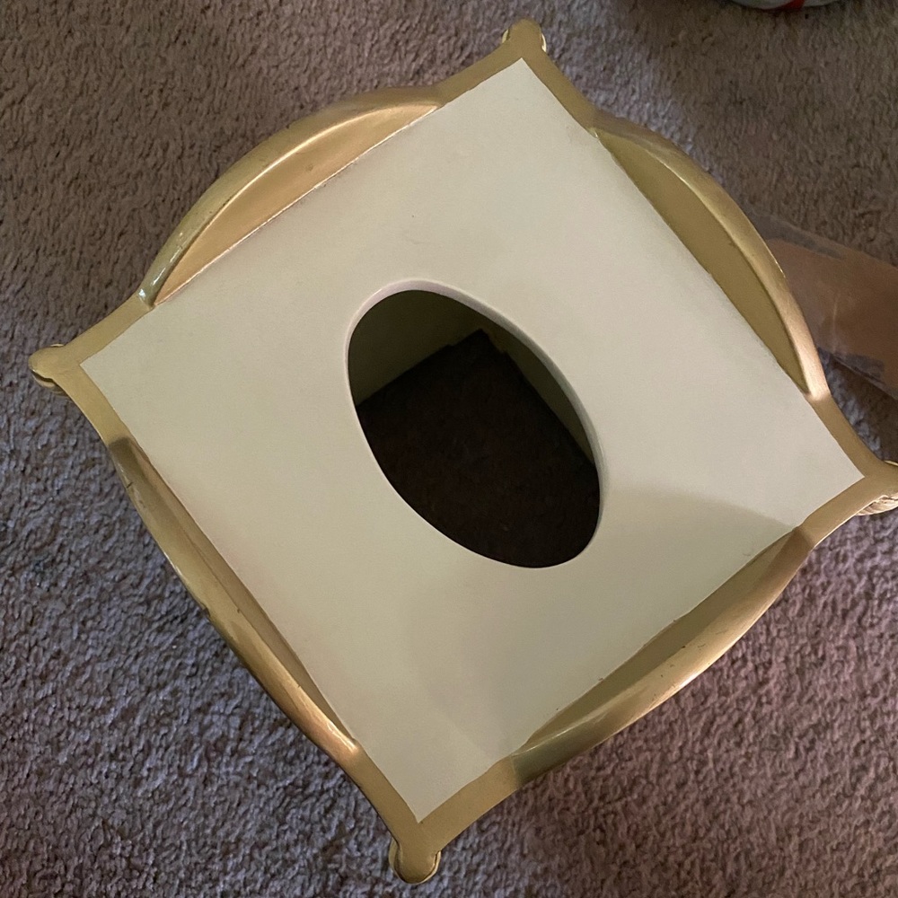 Tissue box holder - Picture 2 of 4